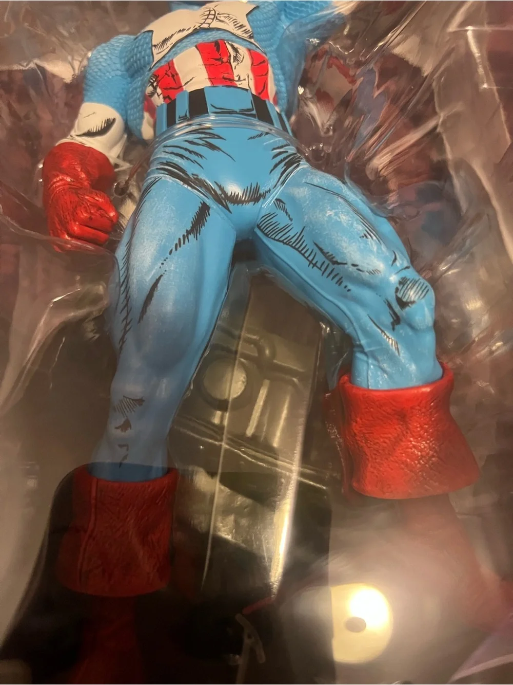 NIB McFarlane Toys- Marvel Captain America 1:6th Scale Posed 12